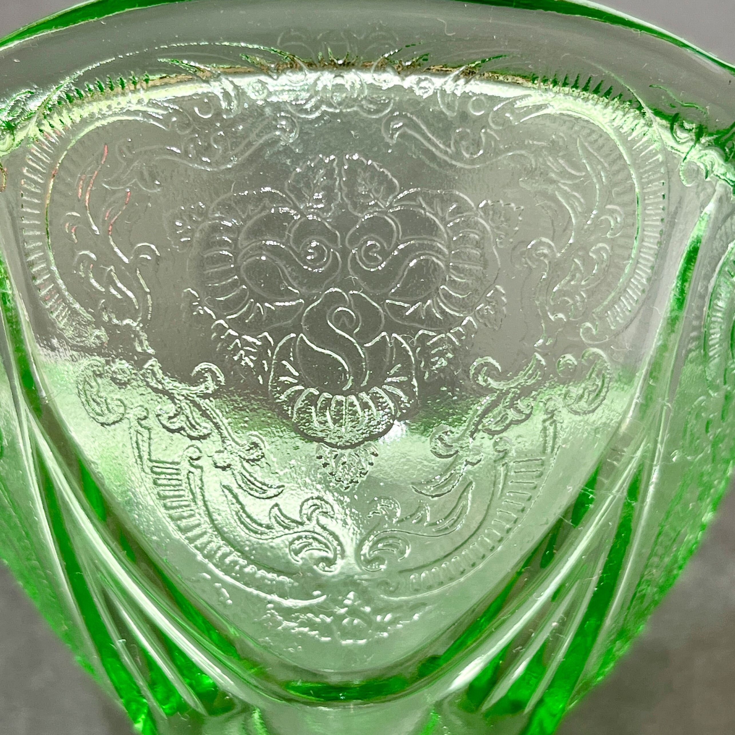 CHOICE Uranium Glass Hazel Atlas Royal Lace Champagne or