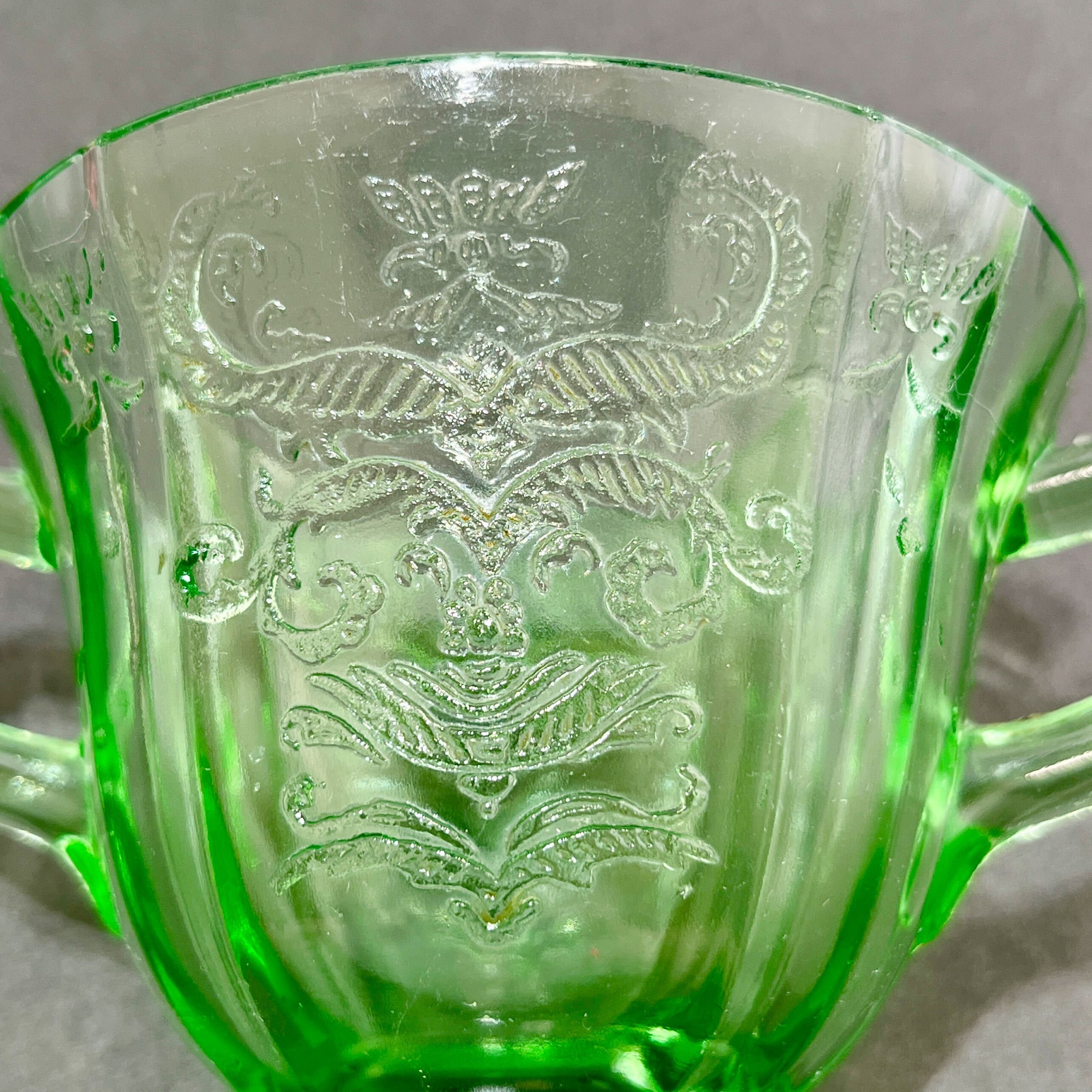 CHOICE Uranium Glass Hazel Atlas Royal Lace Champagne or
