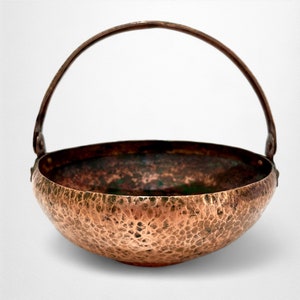 Vintage Hammered Copper Round Planter with Handle | Hand Made Copper Bowl | Rustic Cauldron | Primitive Handmade Folk Art