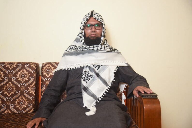 Buy 1 Get 1 Free Palestine Keffiyeh Kufiya Scarf (48*48)- Free Palestine Traditional Shemagh with Tassels Arafat Hatta Arab Style Headscarf for Men and Women.Black White Scarf
Hatta Scarf
Hijabs Head Covering
Palestine Head Dress
Palestine Scarf