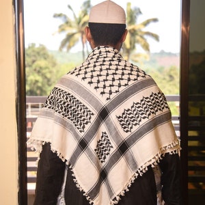 Buy 1 Get 1 Free Palestine Keffiyeh Kufiya Scarf (48*48)- Free Palestine Traditional Shemagh with Tassels Arafat Hatta Arab Style Headscarf for Men and Women. Black White Scarf
Hatta Scarf
Hijabs Head Covering
Palestine Head Dress
Palestine Scarf