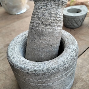 Stone Mortar and Pestle Set: Traditional Spice Grinder (7.5cm)