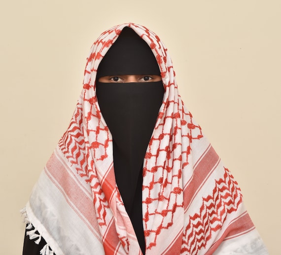 赤と白のパレスチナのクーフィーヤ スカーフ：伝統的なアラブの