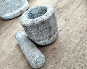 Set mortaio e pestello in pietra per spezie (6,5 cm) Colore grigio Schiacciatore Okhli, Pietra Khalbatta, Macinino naturale e tradizionale, Musal Per la cucina
