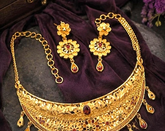 Ensemble de 13 bijoux de mariée indienne : ras de cou plaqué or one gramme, mangalsutra, bracelets joncs, bague