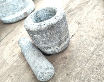 Stone Mortar and Pestle Set: Natural Traditional Spice Grinder (6.5cm)