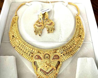 Ensemble collier et boucles d'oreilles en plaqué or artisanaux