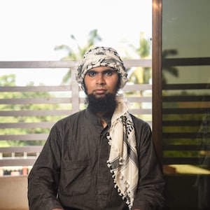 Buy 1 Get 1 Free Palestine Keffiyeh Kufiya Scarf (48*48)- Free Palestine Traditional Shemagh with Tassels Arafat Hatta Arab Style Headscarf for Men and Women.Black White Scarf
Hatta Scarf
Hijabs Head Covering
Palestine Head Dress
Palestine Scarf