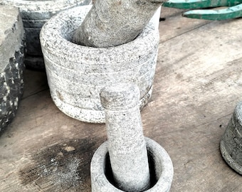 Stone Mortar and Pestle Set: Natural Spice Grinder (10 cm)