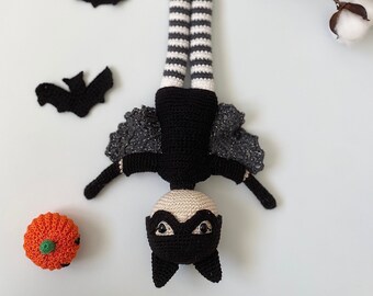 Batwoman crochet pattern