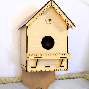 Nido “Chalet” para pájaros