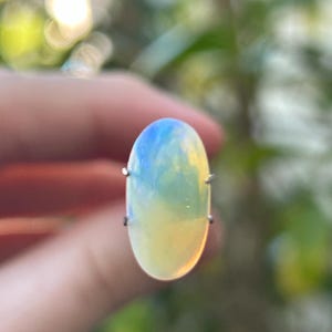 Coober Pedy Opal Solid - 4 carats - Clear Opal with Blue, Orange and White Colours NO1438