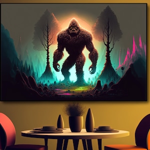 Op de afbeelding: Een digitale kunstprint met een grote, harige, bruine Bigfoot die in een bos staat met een gloeiend licht erachter. De achtergrond is donkergroen en blauw met een roze en paarse lucht.