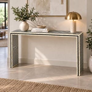 Konsolbord med beninlägg, svartvitt randigt entrébord, handgjort accentbord, hallmöbler, modern bohemisk heminredning