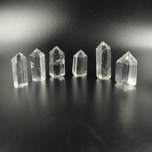 Natural Clear Quartz Tower Point AAA Clear Crystal Obelisk Raw Rock Freeform Rock Clear Crystal Wand Mineral Specimen Home Décor.