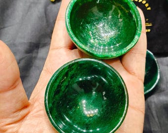 Cuenco de jade verde hecho a mano: decoración para el hogar con cristales curativos (5 cm)