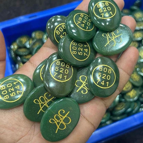 Green Jade Crystal Oval Shape Zibu Symbol Wealth Talisman to Attract Money, Attract Business, Healing and Maditation, Spiritual Gifts.