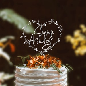 Personalized Wedding Cake Topper with heart, Custom Couples Script Cake Topper for Weddings, Rustic cake topper, Anniversary Cake toppers