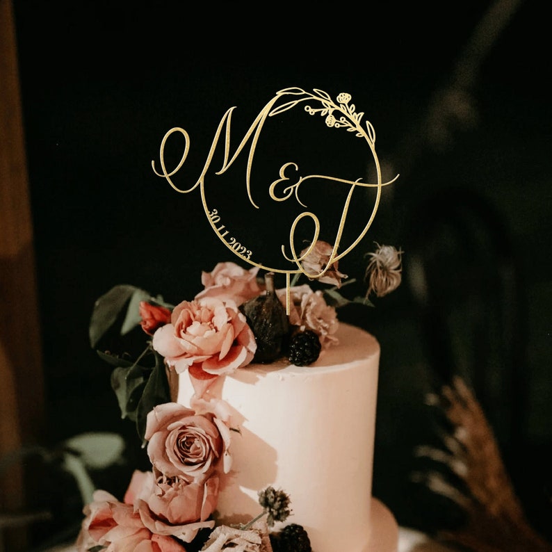Décorations de gâteau de mariage initiales personnalisées, décorations de gâteau vintage dorées, décorations de gâteau de mariage rustiques, décorations de mariage cadeau d'anniversaire rétro image 1