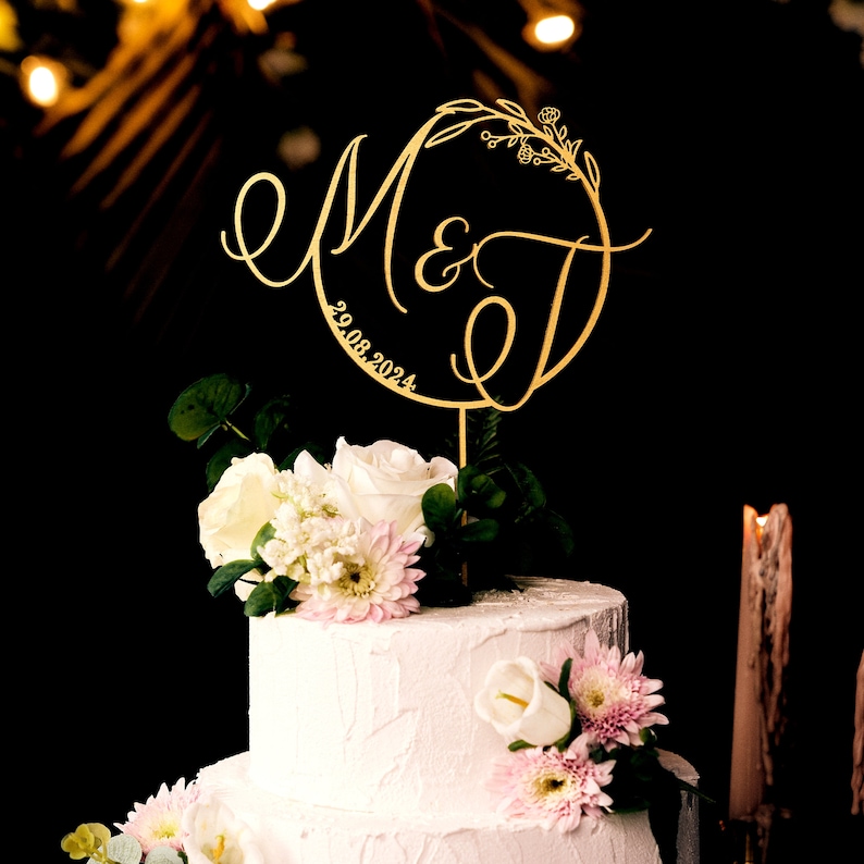 Décorations de gâteau de mariage initiales personnalisées, décorations de gâteau vintage dorées, décorations de gâteau de mariage rustiques, décorations de mariage cadeau d'anniversaire rétro image 2