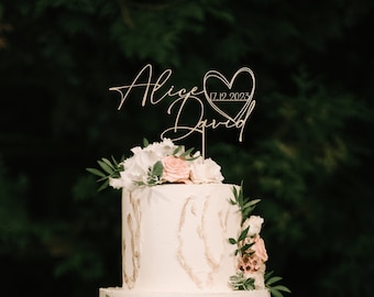 Personalisierter Hochzeitstortenaufsatz mit Herz, personalisierter Tortenaufsatz für Paare mit Schriftzug für Hochzeiten, rustikaler Tortenaufsatz, Jubiläums-Kuchenaufsatz