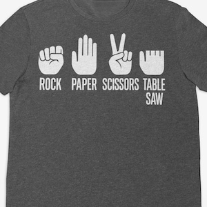 Koszulka z piłą stołową i papierem nożycowym, żart z piłą stołową, zabawny prezent dla taty stolarza, żart z majsterkowicza, humorystyczny t-shirt z obróbką drewna