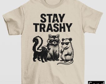 Lustiges Waschbär-T-Shirt, bleiben Sie schmales Hemd, Unisex Grafik-T-Shirt, Retro Waschbär-Geschenk, Nostalgie-Meme-Hemd, Tierliebhaber-T-Stück, Waschbär-T-Shirt