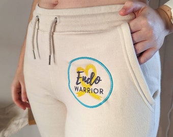 Endo Warrior geborduurd trainingspak: joggingbroek van biologisch katoen