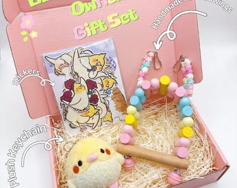 Papagei Schaukeln Geschenk Set | Benutzerdefinierte Papagei Schaukeln, Plüsch Schlüsselanhänger Brosche, Aufkleber Set, für Papagei Besitzer und Birdie Wellensittich Nymphensittich Lovebird