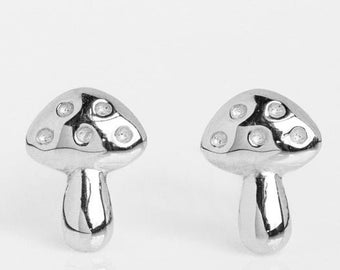 Kleine Pilz Ohrringe aus Sterling Silber, Pilz Ohrringe, Pilz Ohrstecker, Knorpel Ohrstecker, Minimalist Ohrring, Zierliche Ohrringe