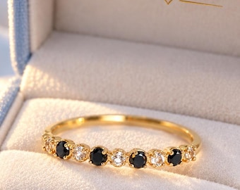Unique Round Cut Onyx & Moissanite Full Eternity Wedding Band, Solid Gold Minimalist Promise Ring, Anniversary Gift For Her