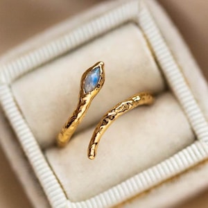 14k Solid Gold Snake Ring Moissanite Serpent Ring Handmade Ring Fashion Stackable Ring Gothic Ring Snake Jewellery Snake Statement Jewellery