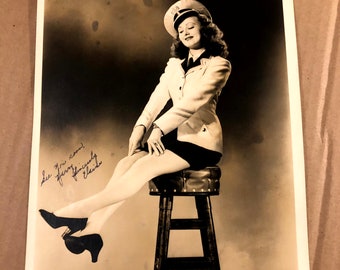 Rare Autographed 40s WWII 8/10 Pin Up Photo Actress Elaine