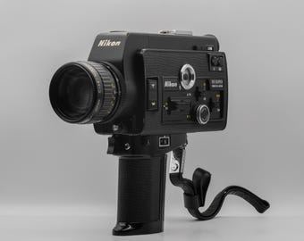 Nikon R8 SUPER Zoomとアクセサリー [非常に良い] - スーパー8カメラ
