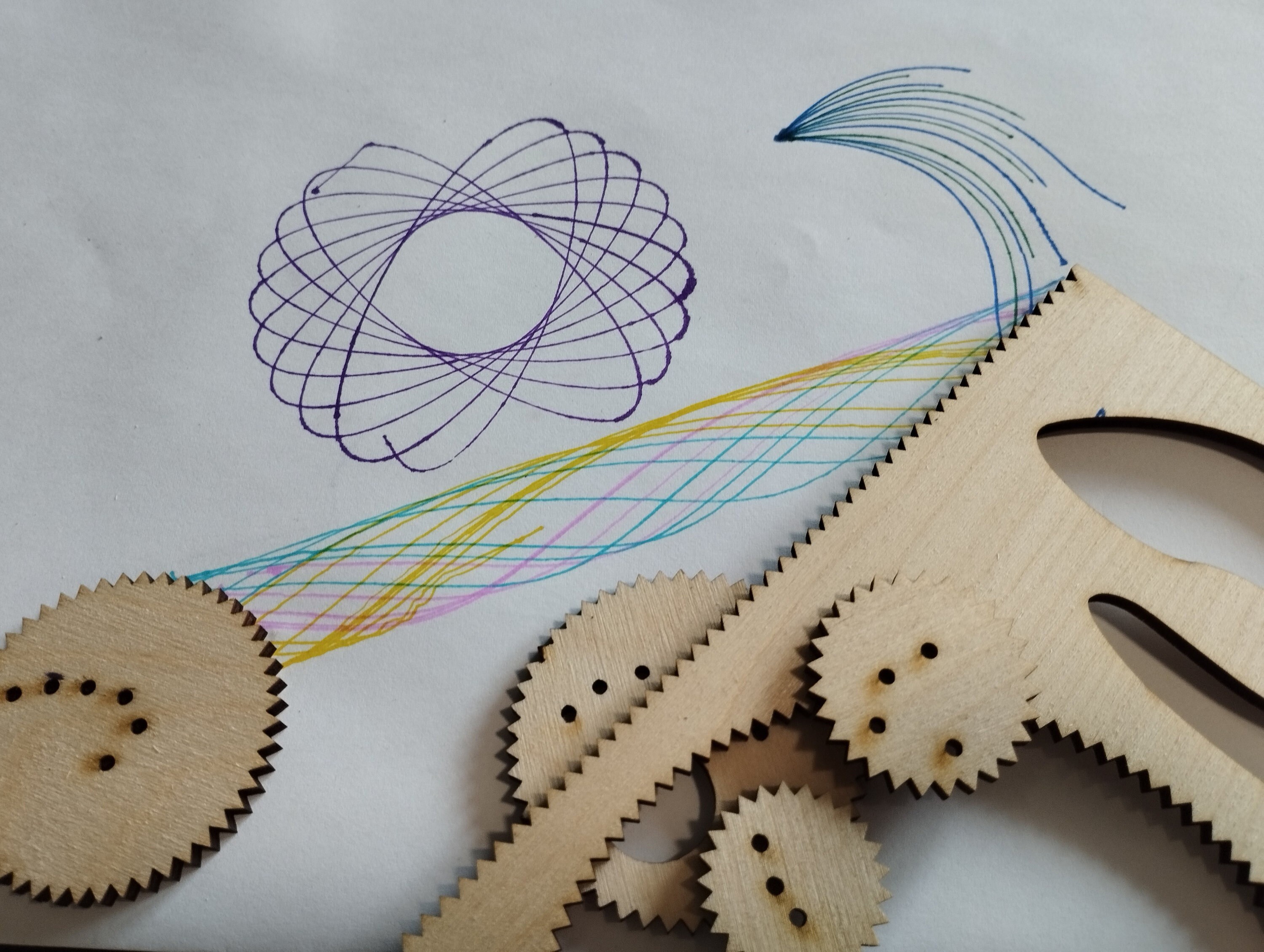 SVG Laser Cut Wood Spirograph Tool Kit, Retro 60s Style Drawing Toy for  Kids and Adults, Unique Gift for Artistic and Creative Minds 