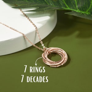 70 Jahre Geburtstag Halskette für Frauen, Beste Freundin 70 Geburtstag, 70 Jahre Mutter, Geschenk für 70 Jahre alte Dame, Mutter, Frau, 7 Ringe 7 Jahrzehnte, 1955 Geschenk
