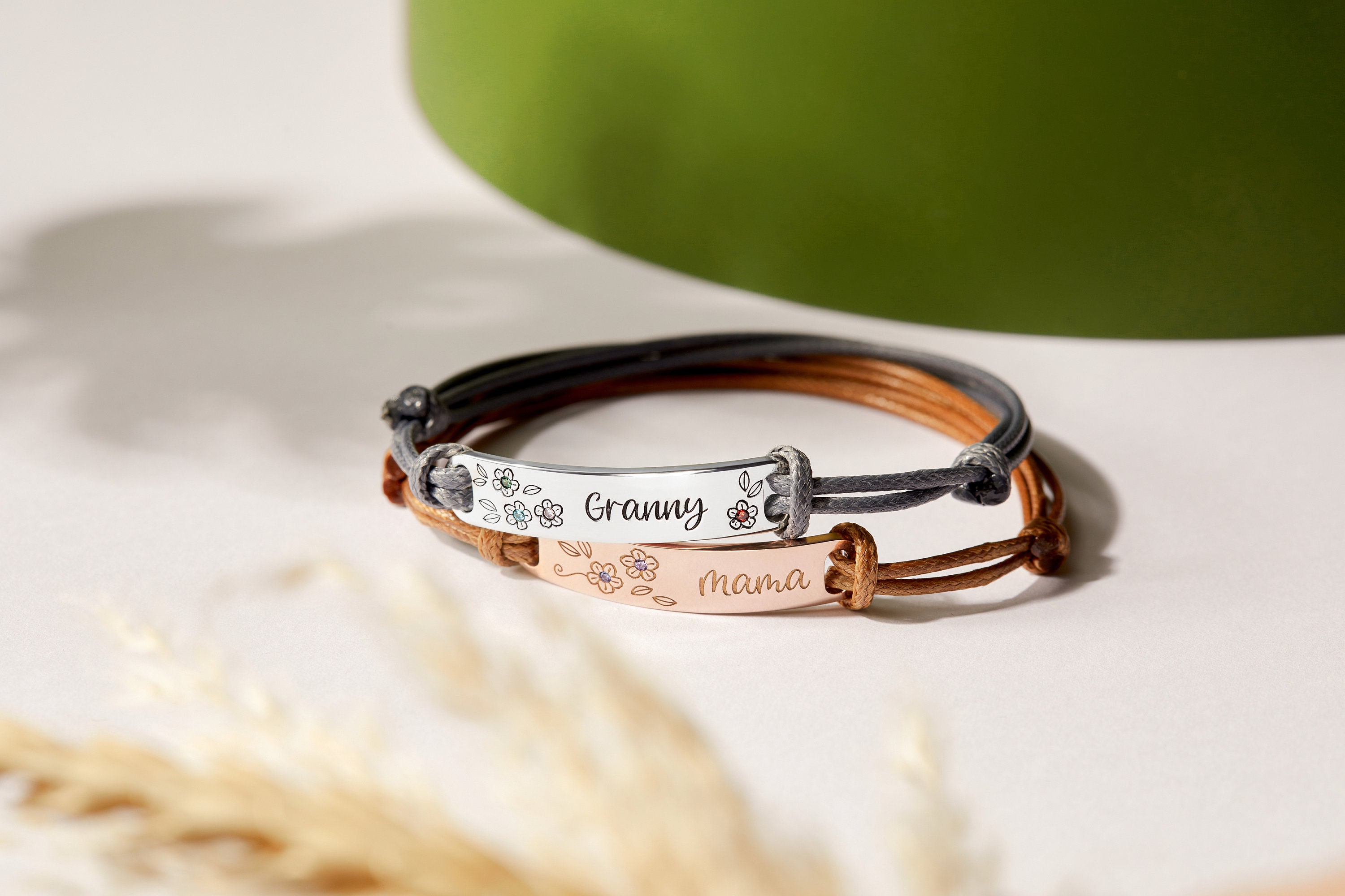 Jewelora Bracciale Personalizzato Con Nome Inciso Per Donna | Pietre Portafortuna In Zirconia | Catena 18+5 Cm | Regalo Per Mamma, Moglie, Nonna