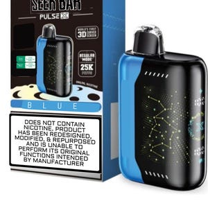 Puede incluir: Un dispositivo electrónico SEEK BAR PULSE X azul y negro con pantalla curva. El embalaje incluye el texto "BLUE" y "NO CONTIENE NICOTINA". El dispositivo tiene un modo regular de 25K caladas.