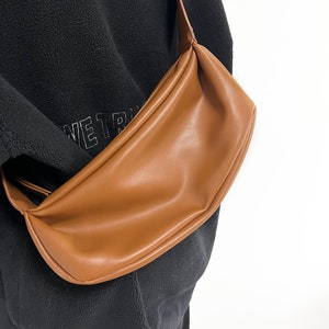 Ricci Hobo bag baguette style in genuine cowhide leather