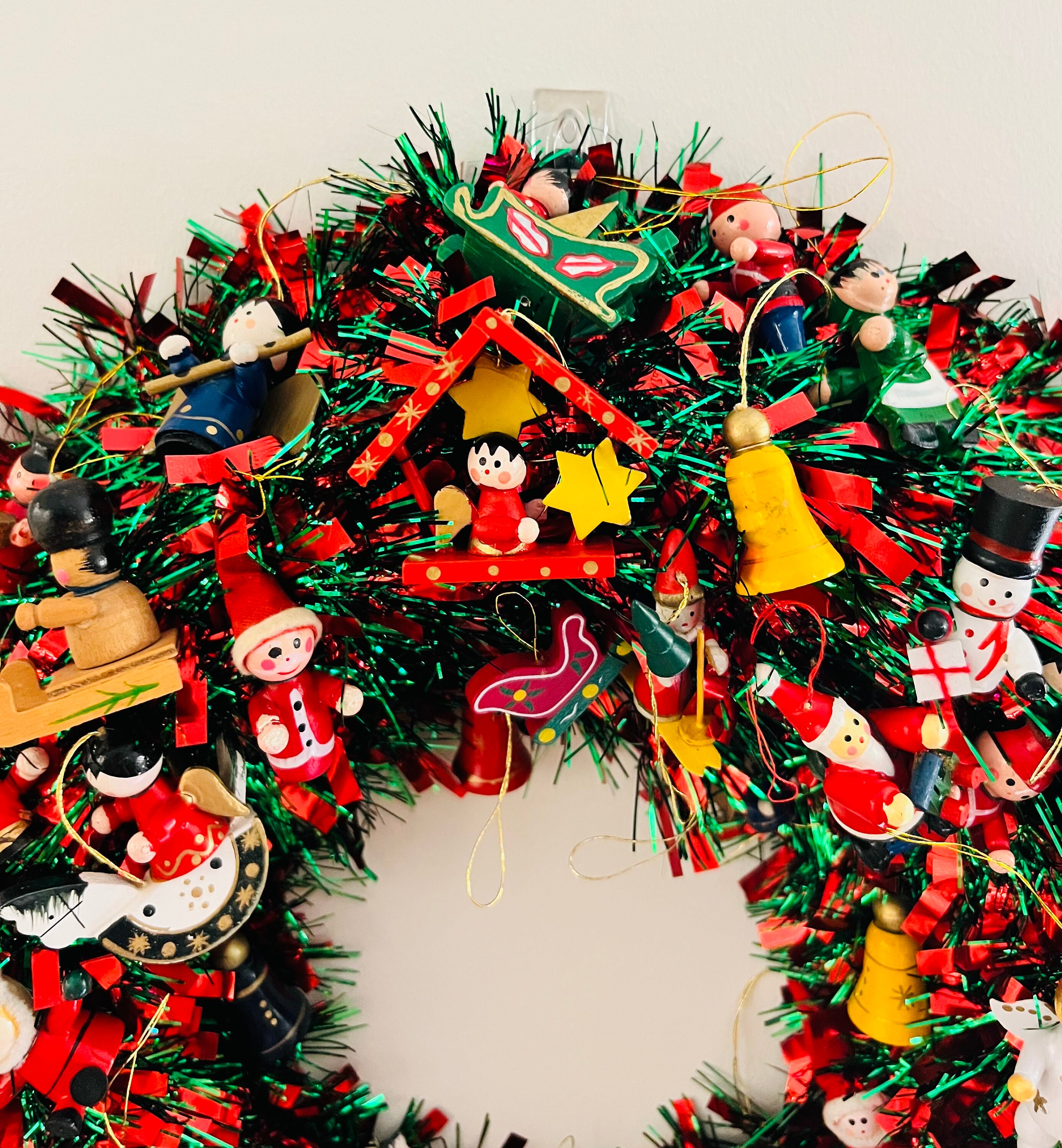 Vintage Wood Ornament Covered Tinsel Garland Christmas Wreath 15 Kitsch