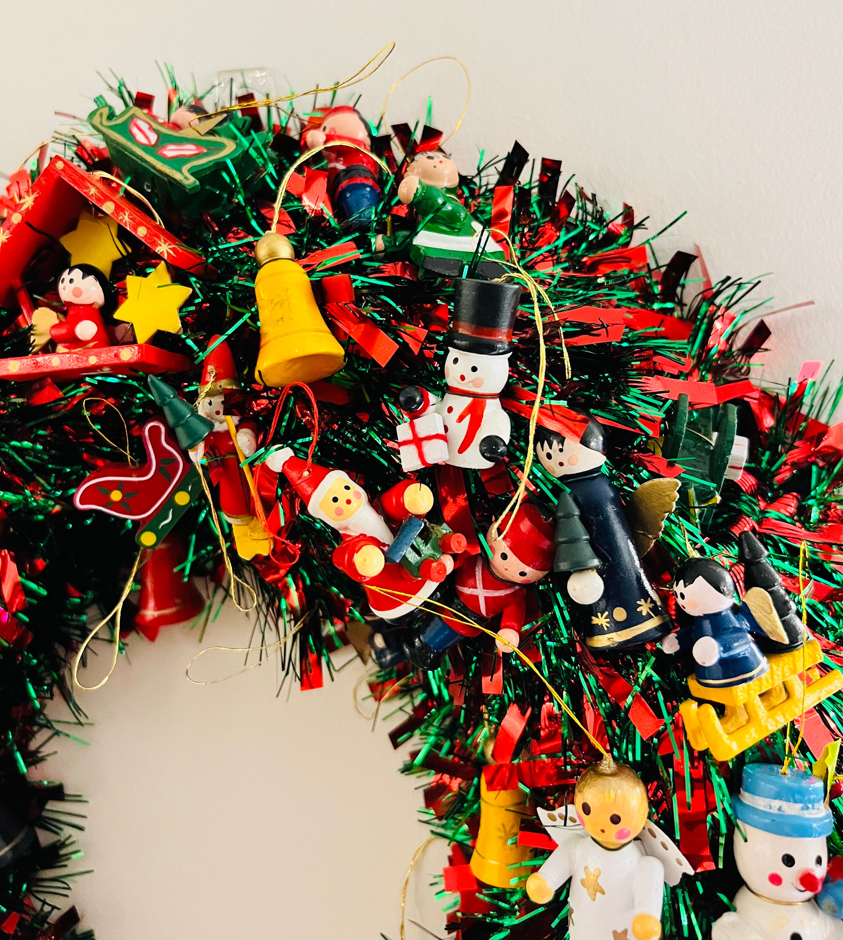 Vintage Wood Ornament Covered Tinsel Garland Christmas Wreath 15 Kitsch