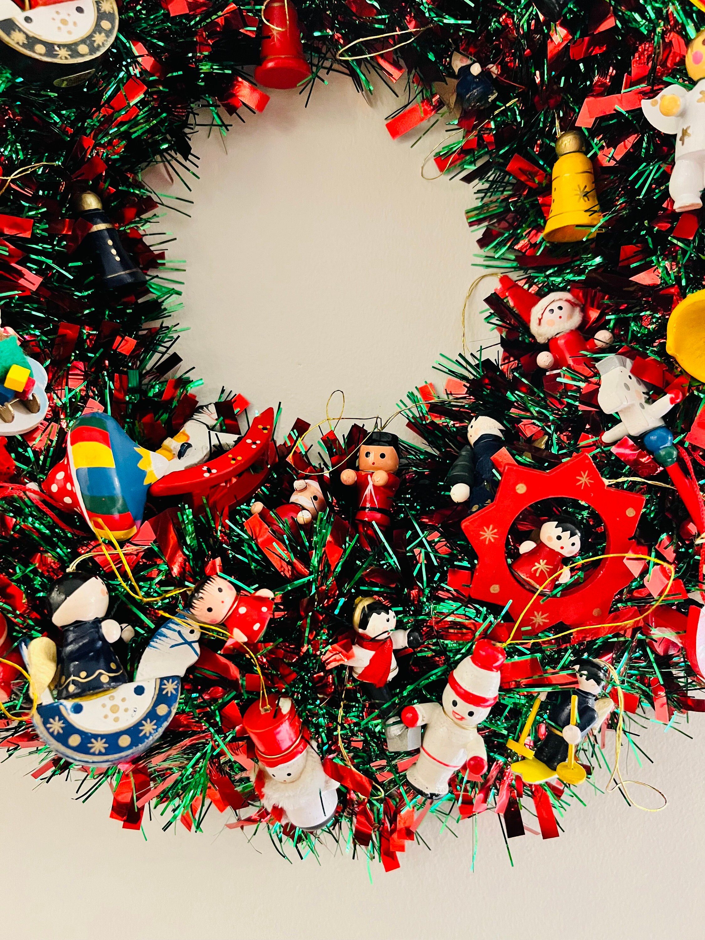 Vintage Wood Ornament Covered Tinsel Garland Christmas Wreath 15 Kitsch