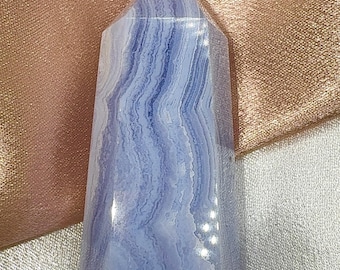 Blue Lace Achatspitze - Natürlicher Edelstein für beruhigende Energie und Kommunikation
