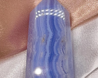Blue Lace Achatspitze - Natürlicher Edelstein für beruhigende Energie und Kommunikation