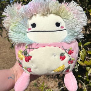 Embroidered Zaylee