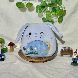 Embroidered Bastian