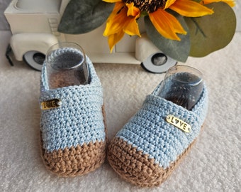 Crochet Baby Shoes -Newborn Baby Shoes -Gifts for Moms -Baby Showers -Postpartum Gift -Shoes from 0 to 6 Months