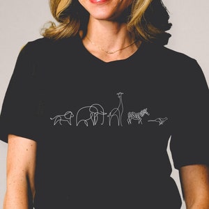 African Wildlife T-Shirt Minimalist Lion Edition Animal Line Art DesignJersey Kurzarm T-Shirt Löwe Elefant Giraffe Zebra Gepard Design Shirt