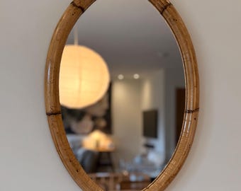Espejo ovalado francés curvo de bambú color crema
