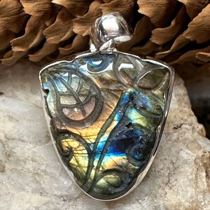 Natural Labradorite 925 Sterling Silver Handcarved Pendant 40mm